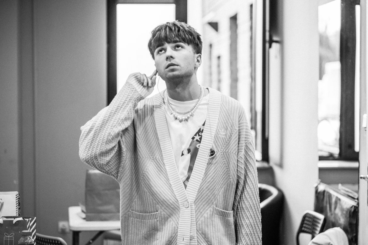 Mata zapowiedział nowy album. Poznaliśmy tracklistę i gości