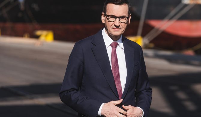 Premier Morawiecki odniósł się do youtube’owej afery o podłożu pedofilskim. Donald Tusk zareagował na jego oświadczenie