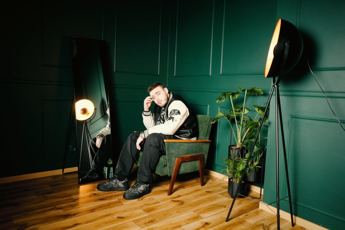 Ochman o swoim drugim albumie: „Bardziej hip-hopowy”. Popularny polski raper jednym z gości Krystiana