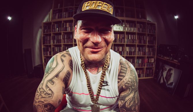 Nie dojdzie do walki Popka z Pawłem Jóźwiakiem w FAME MMA. Ten ma nowego przeciwnika i twierdzi, że przyjmowane przez Popka substancje zżarły mu mózg