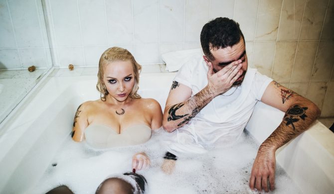 Polska wokalistka molestowana na scenie podczas koncertu