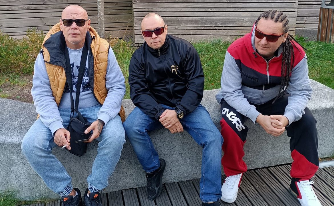 Nagły Atak Spawacza wrócił i już ciśnie: „Liżą d***, byle być na szczycie”