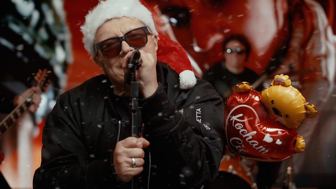 Sprawdź jak wygląda T.Love w wersji świątecznej