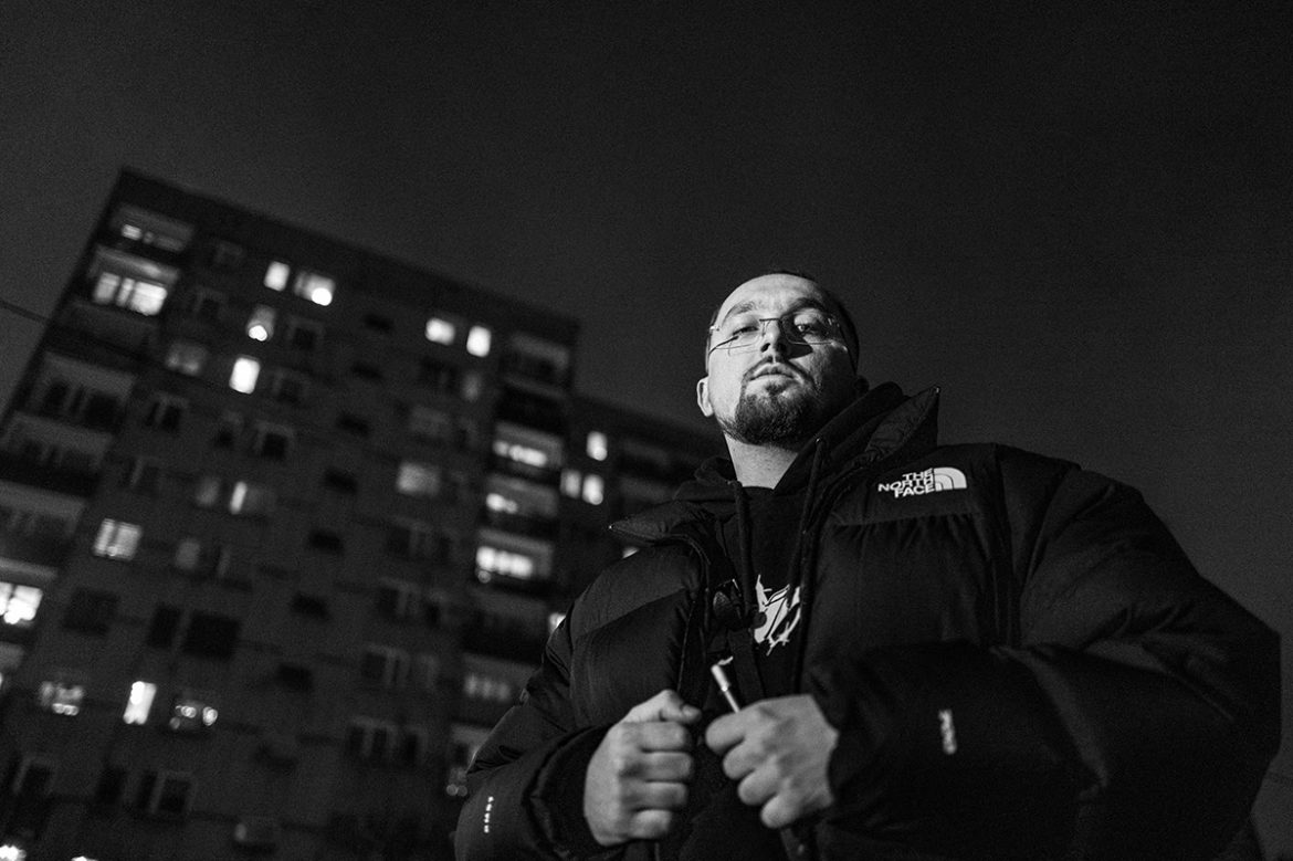 Miszel: „Prawdziwe oblicze zawsze trzymam w mroku”