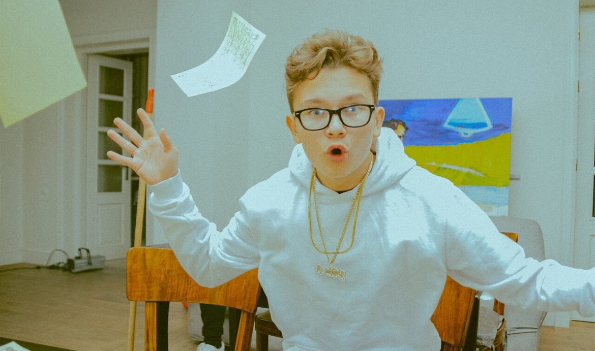 Nypel włącza się w beef White’a i Białasa. Raper nagrywa diss będąc na przepustce z psychiatryka