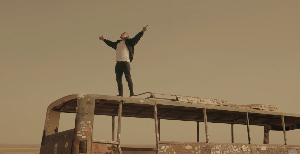 Hinol z nowym singlem. Raper po raz pierwszy stawia na ragga i drum n bass