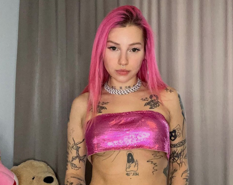 Young Leosia o tym, że jej hypemanka jest jej nowym produktem: „Mor*y… no ku**a ogarnijmy się”