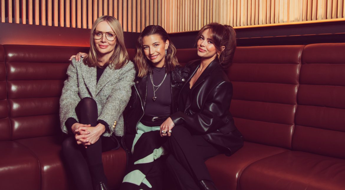 Robert Kozyra ostro zaatakawał Julię Wieniawę. Artystka odpowiedziała na jego słowa w nowym odcinku Trójkąta