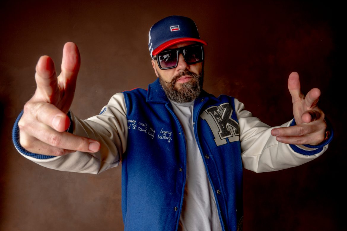 donGURALesko odnosi się do zarzutów o branie pieniędzy za promocję szczepień