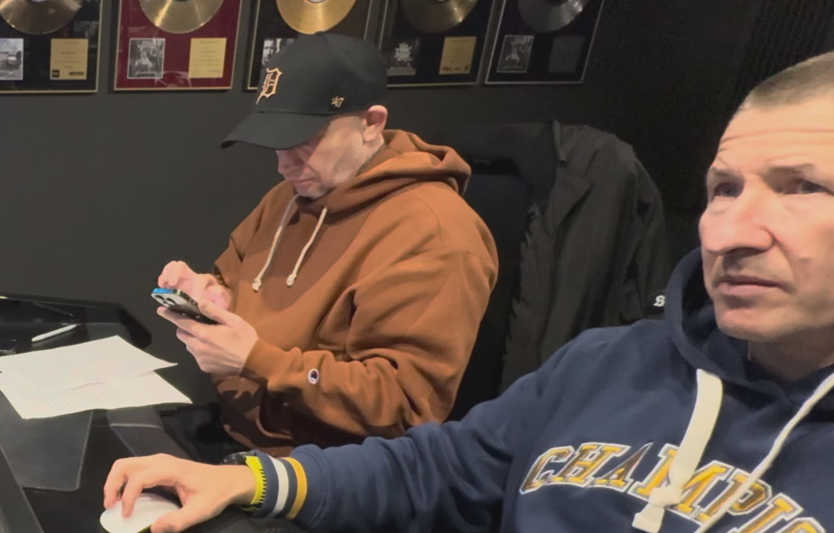 Peja i DJ Decks pokazali okłądkę płyty. Wiemy, na jaki szyld postawili artyści