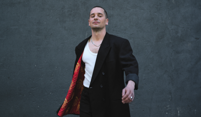 Krzysztof Zalewski: „Będąc drobnym kolesiem, chciałem zaczepić największego karka, jakiego zdołałem zobaczyć — np. ochroniarza w klubie — i sprzedać mu blachę”