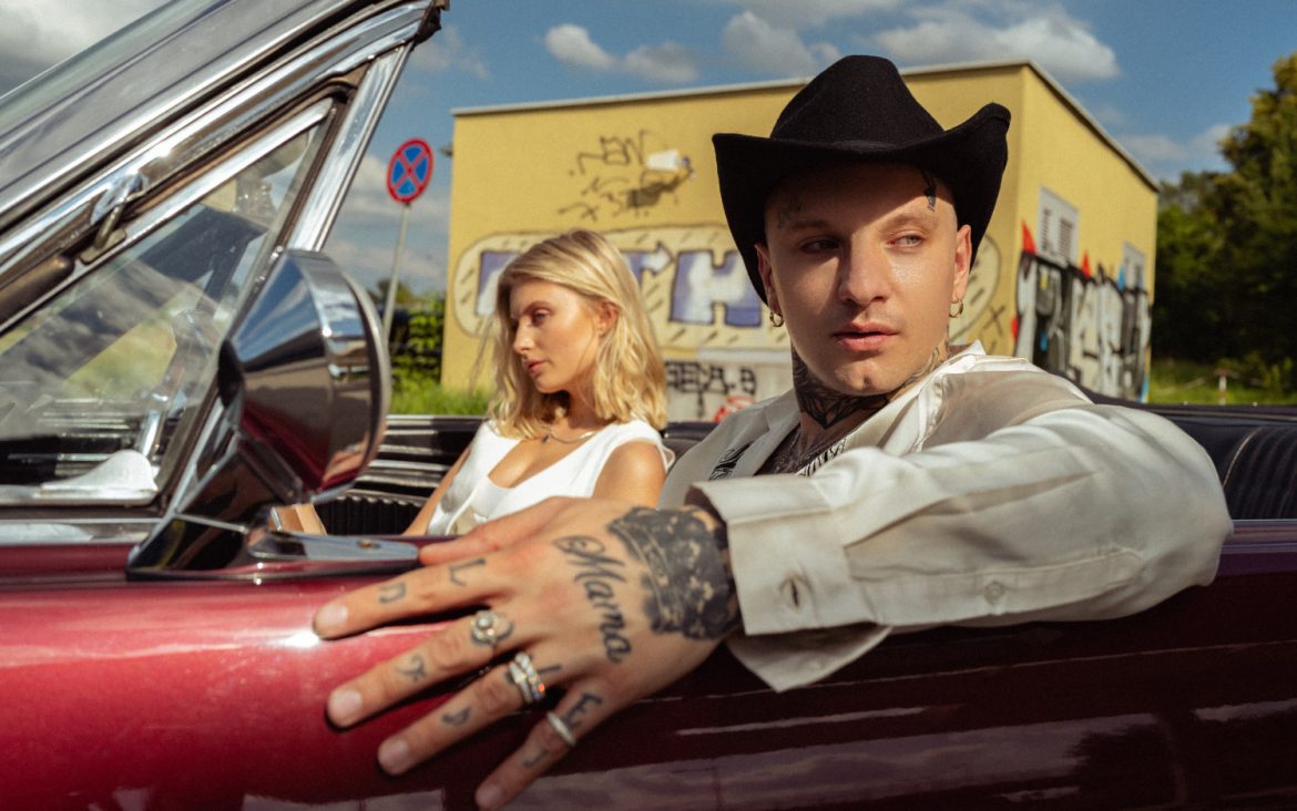 Smolasty chce usunąć dwa tatuaże