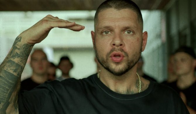 Kaz Bałagane odpala „szluga prawdy”