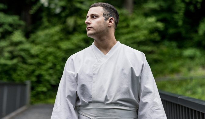 White Widow na wojnie ze Zbukiem