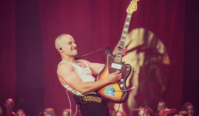 Krzysztof Zalewski został pluszowym misiem. Nowy projekt z udziałem artysty