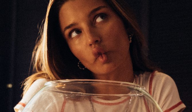 Julia Wieniawa wygrała z wytwórnią?