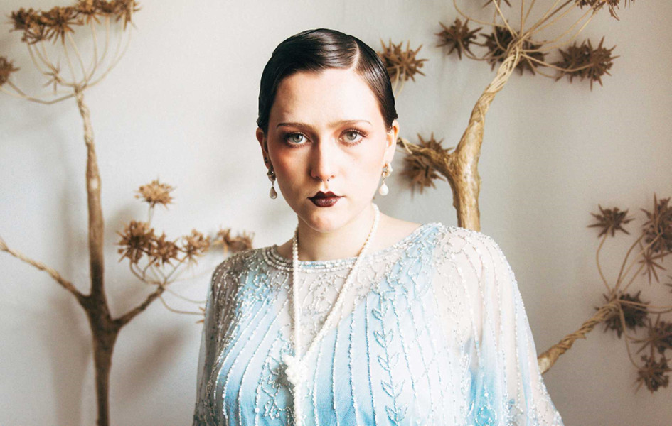 Porywająca Karin Ann śpiewa przebój Chrisa Isaaka „Wicked Game”