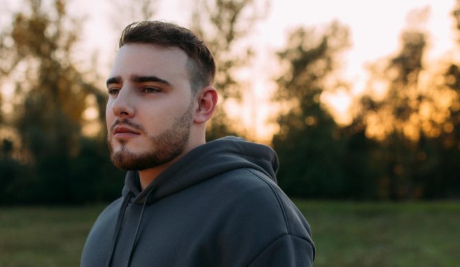 Sąsiedzi mieli dość Krystiana Ochmana. Kilkukrotnie interweniowała ochrona