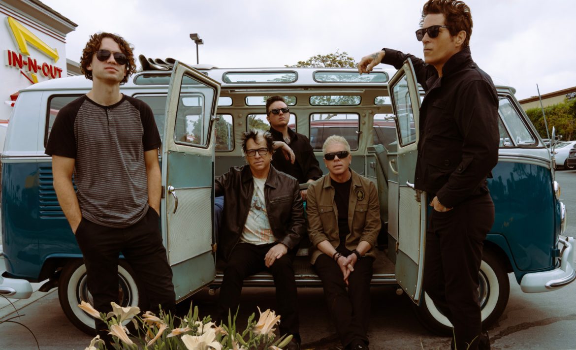 Były perkusista Offspring został zwolniony, bo nie przyjął szczepionki na COVID