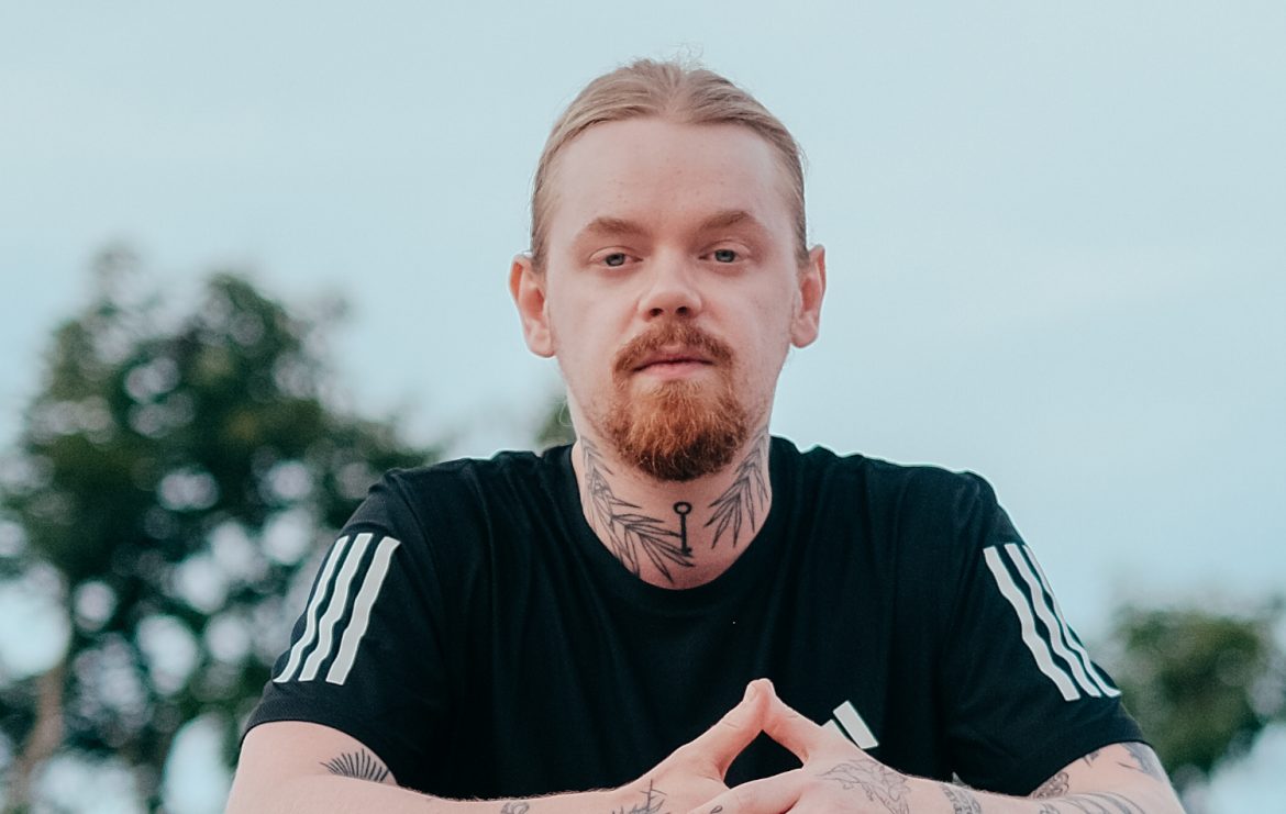 kuqe 2115 odpala preorder albumu. Jest też nowy singiel i klip