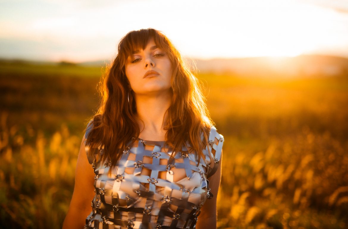 Dua Lipa zaśpiewała na koncercie piosenkę Ewy Farnej