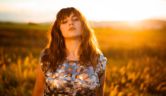 Dua Lipa zaśpiewała na koncercie piosenkę Ewy Farnej