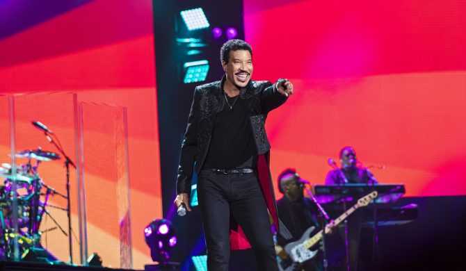 Lionel Richie zdradza, że Michael Jackson miał ksywkę „śmierdzący”. Gwiazdor miał mieć luźne podejście do higieny