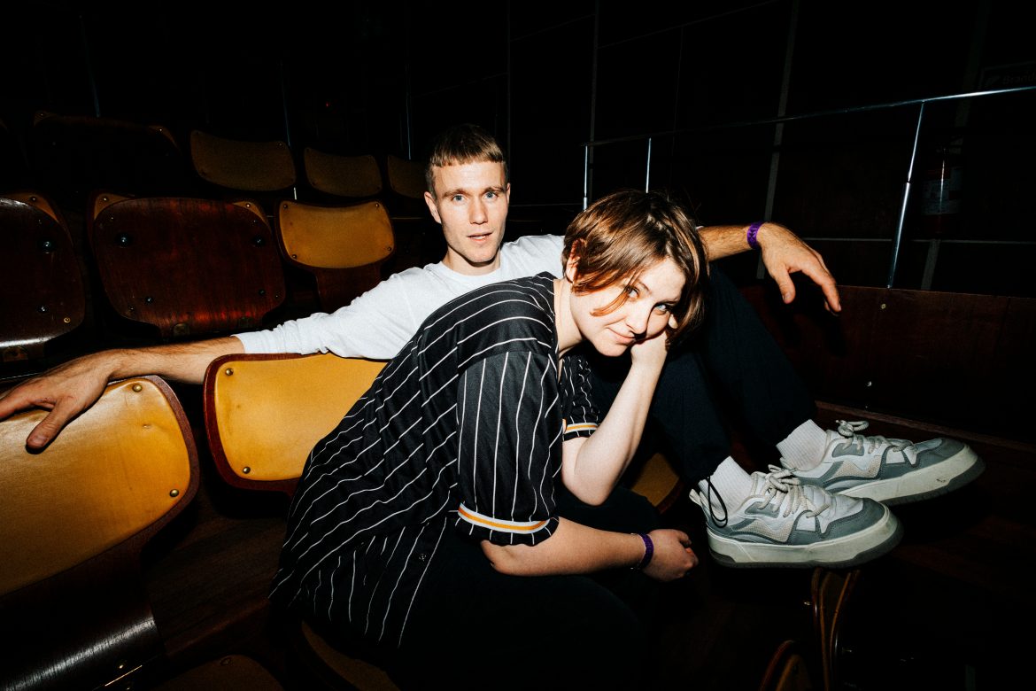 ROYA przedstawia „Falling (D’Opera)”