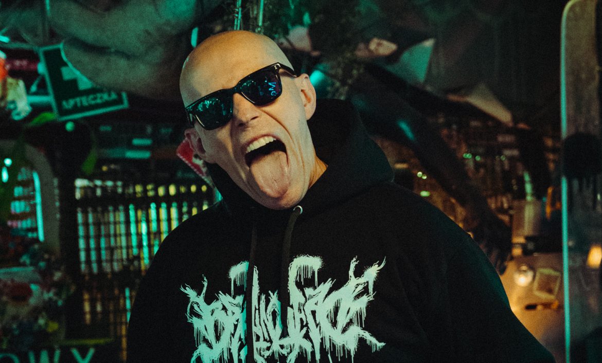 Słoń: „Już dawno nie spadły tu żadne bomby, niecałe sto lat to chyba za długo”