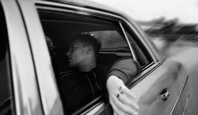 „Wild Long Lie” – premierowy utwór Sama Fendera