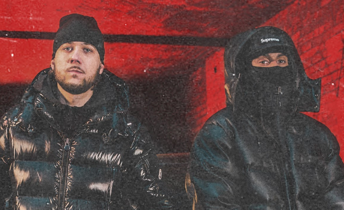 Kabe ma na nodze Nike Air Max. „To w razie, gdybym gubił kundla”