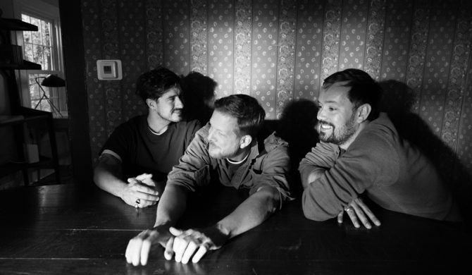 Tak zaczyna się nowy album Mumford & Sons