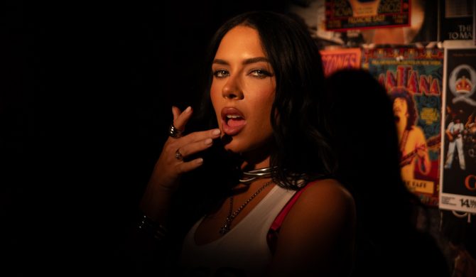 Kaeyra prezentuje „Kiss Kiss” – manifest pewności siebie i niezależności