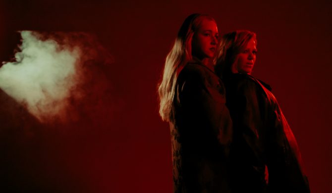 Paula Roma prezentuje nowy singiel „Robisz mi w głowie ogień” – zmysłowa opowieść o bliskości