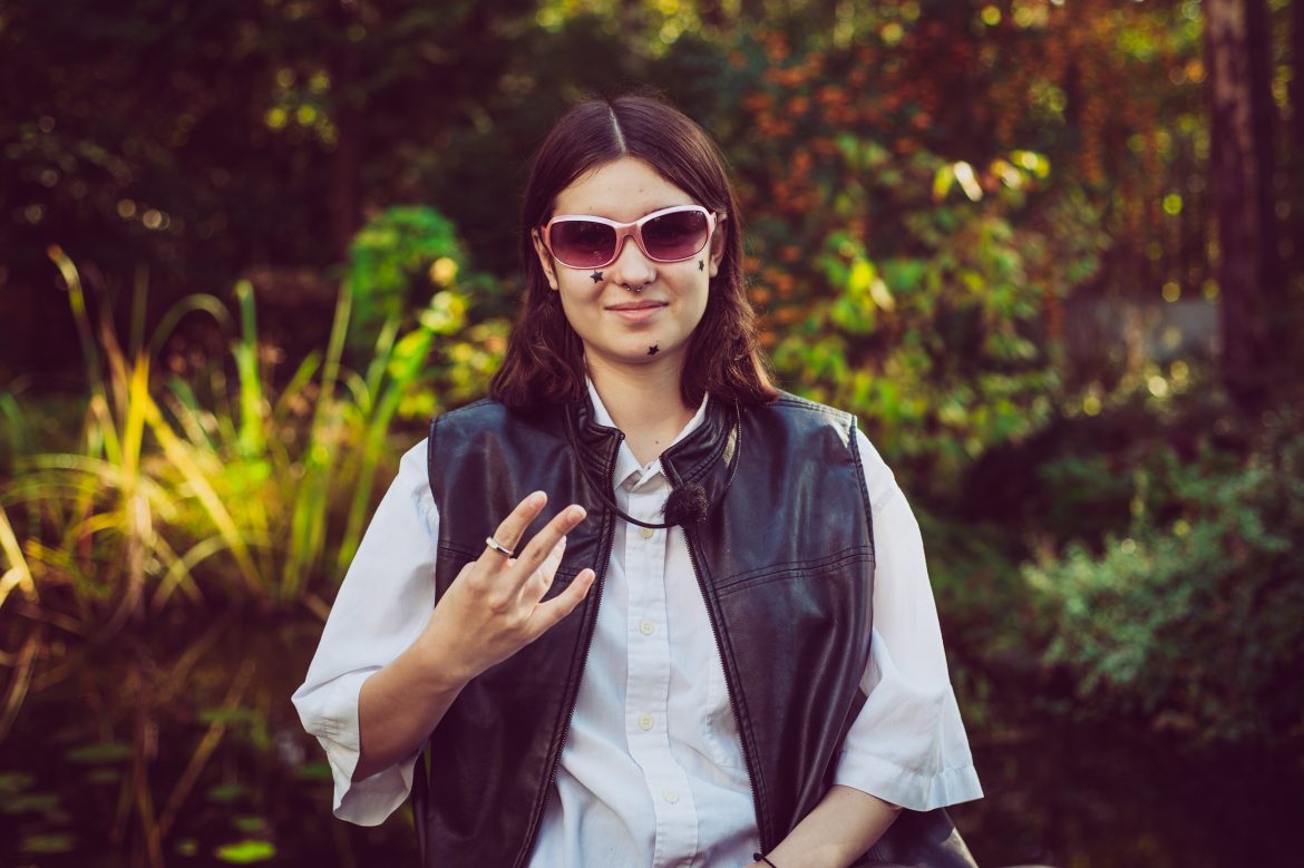 Z rapowego reality show, do reklamy Rossmana. Pierwszym duży kontrakt OG Kamki