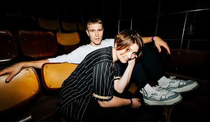 ROYA zaprasza w podróż między nocą a dniem