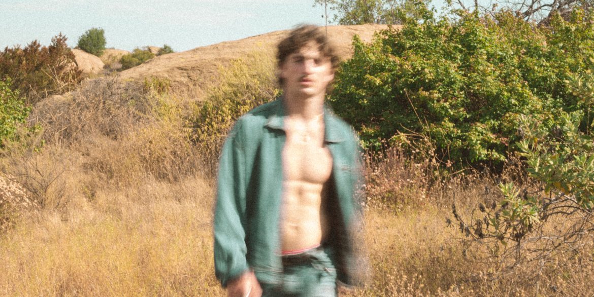 Benson Boone i Brian May razem na Coachelli 2025.  Muzycy wykonali współnie legendrny numer Queen