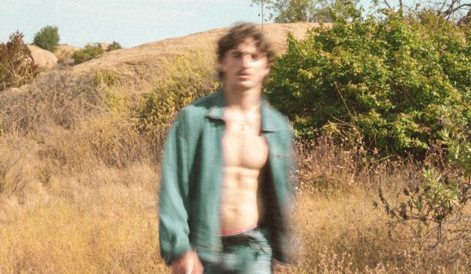 Benson Boone i Brian May razem na Coachelli 2025.  Muzycy wykonali współnie legendrny numer Queen