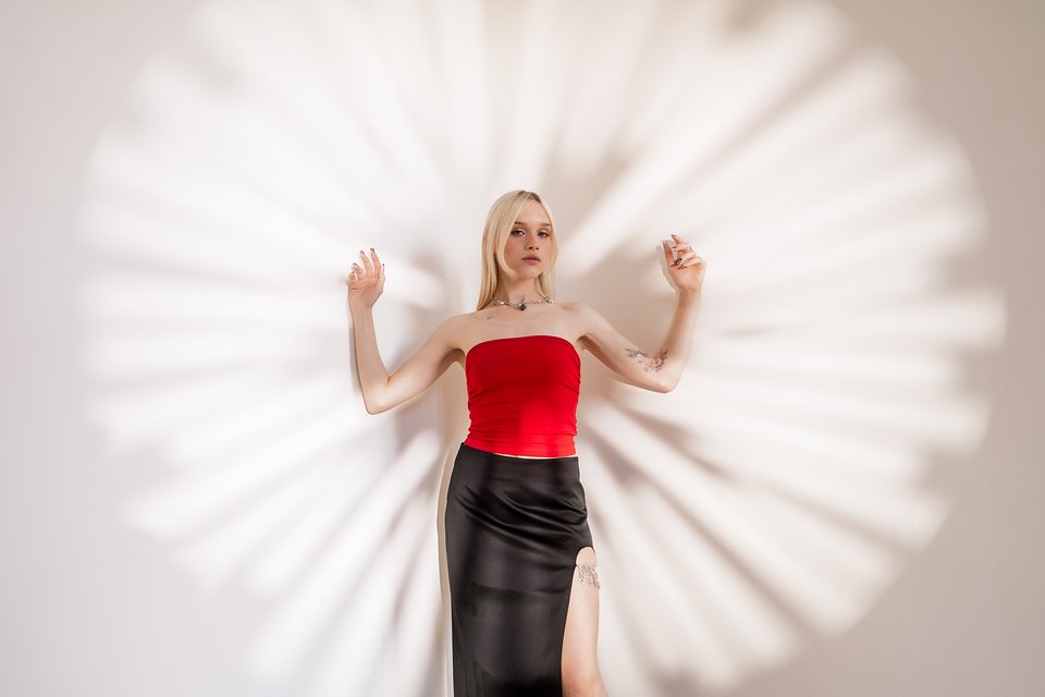 bryska dołącza do Warner Music Poland. Nowy etap w karierze utalentowanej artystki