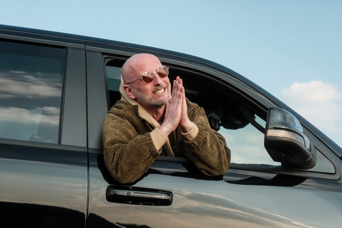 Małpa wskazuje polski rapowy numer, który go poruszył