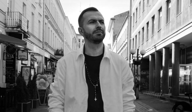 Nowator brutalnie o obliczu polskiej sceny. „Strzały w powietrze, oświadczenia w mediach społecznościowych”