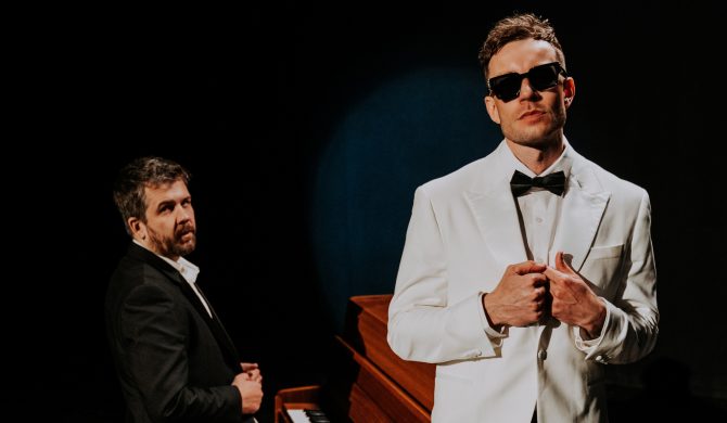 Sitek z poruszającym, osobistym singlem „Ślepy los”