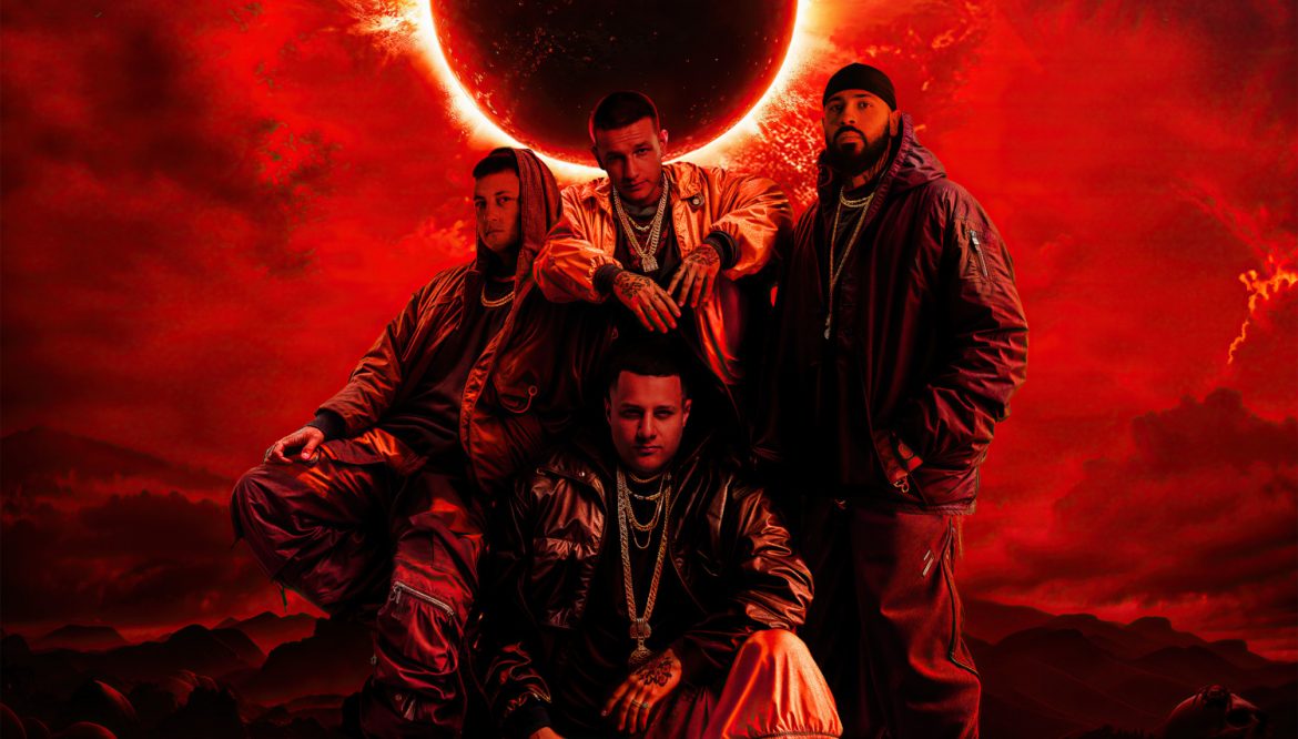 White Widow robi “COMING OUT”