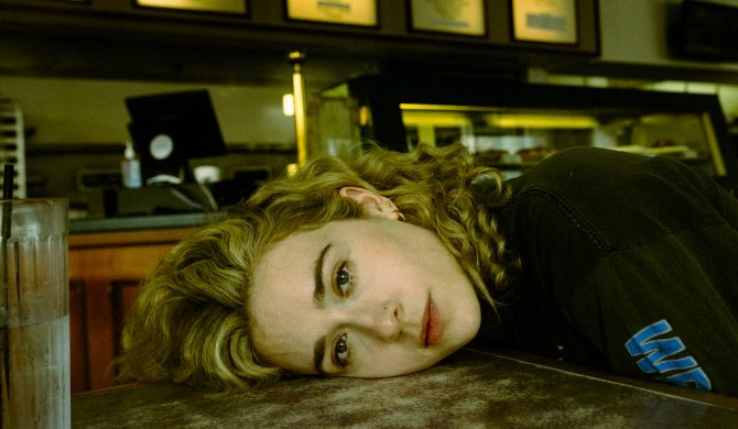 Blondshell prezentuje nowy utwór „Event of a Fire” przed premiera albumu „If You Asked For A Picture”