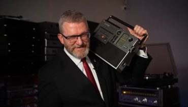 Grzegorz Braun uwielbia hit Slums Attack. „Wzruszam się”