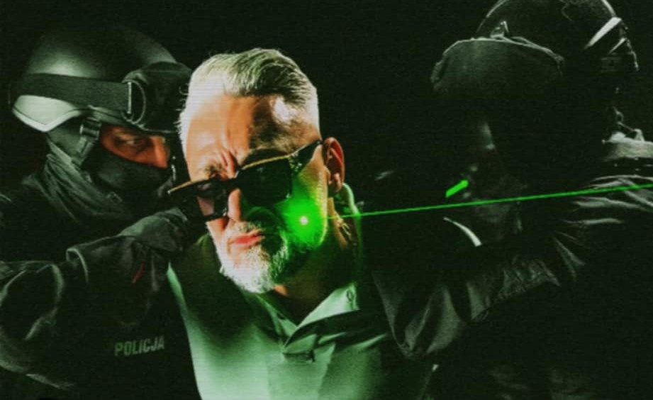 Kaczy jest wściekły. „J***ć was k***y”