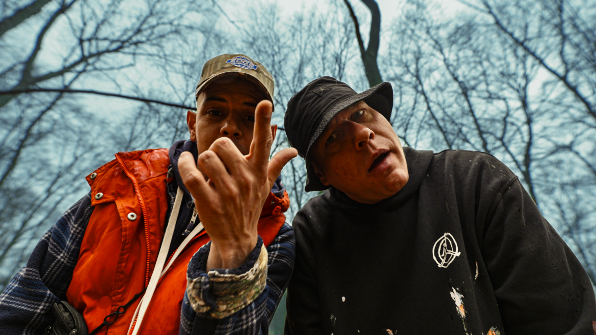 Kobik i Diho z mocnym singlem „Tees w serek” – czwarty zwiastun nadchodzącego albumu