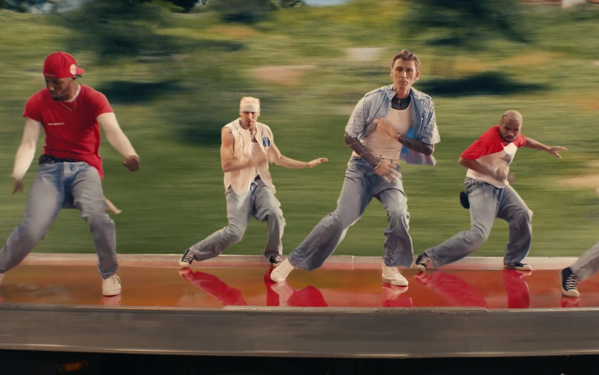 Roztańczony mgk zapowiada album singlem „cliché”