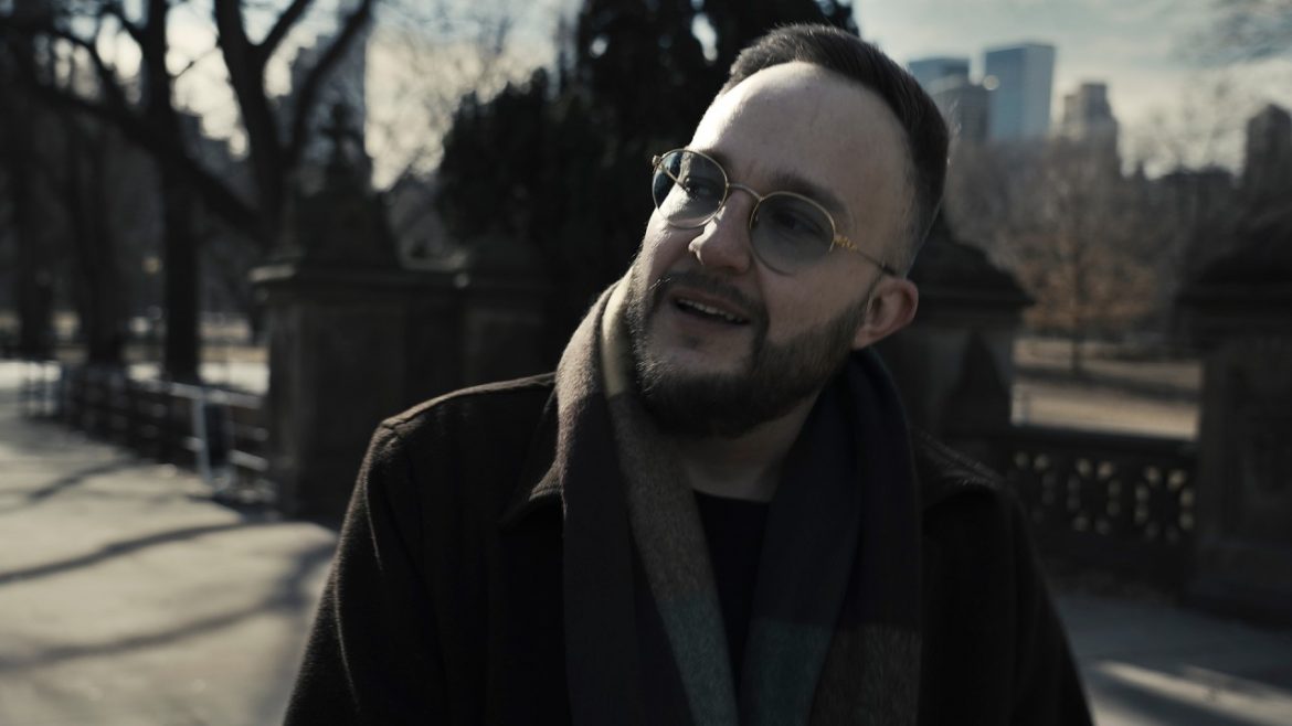 Ten Typ Mes: „Braci się traci często, dziaram to na klacie i przekuwam w zwycięstwo”