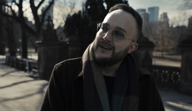 Ten Typ Mes: „Braci się traci często, dziaram to na klacie i przekuwam w zwycięstwo”